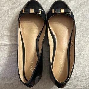 Wanted flats size 8.5